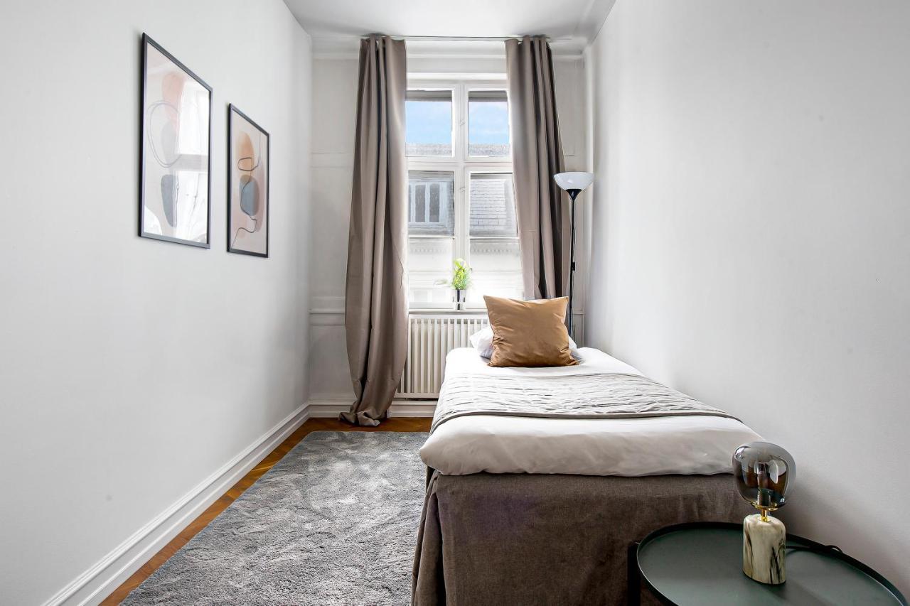 Sanders Square - Spacious Six-Bedroom Apartment Near Amalienborg Kopenhaga Zewnętrze zdjęcie